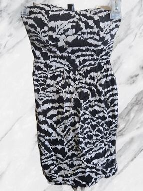 Strapless Black and White Mini Dress - Sleek Patterned Silhouette